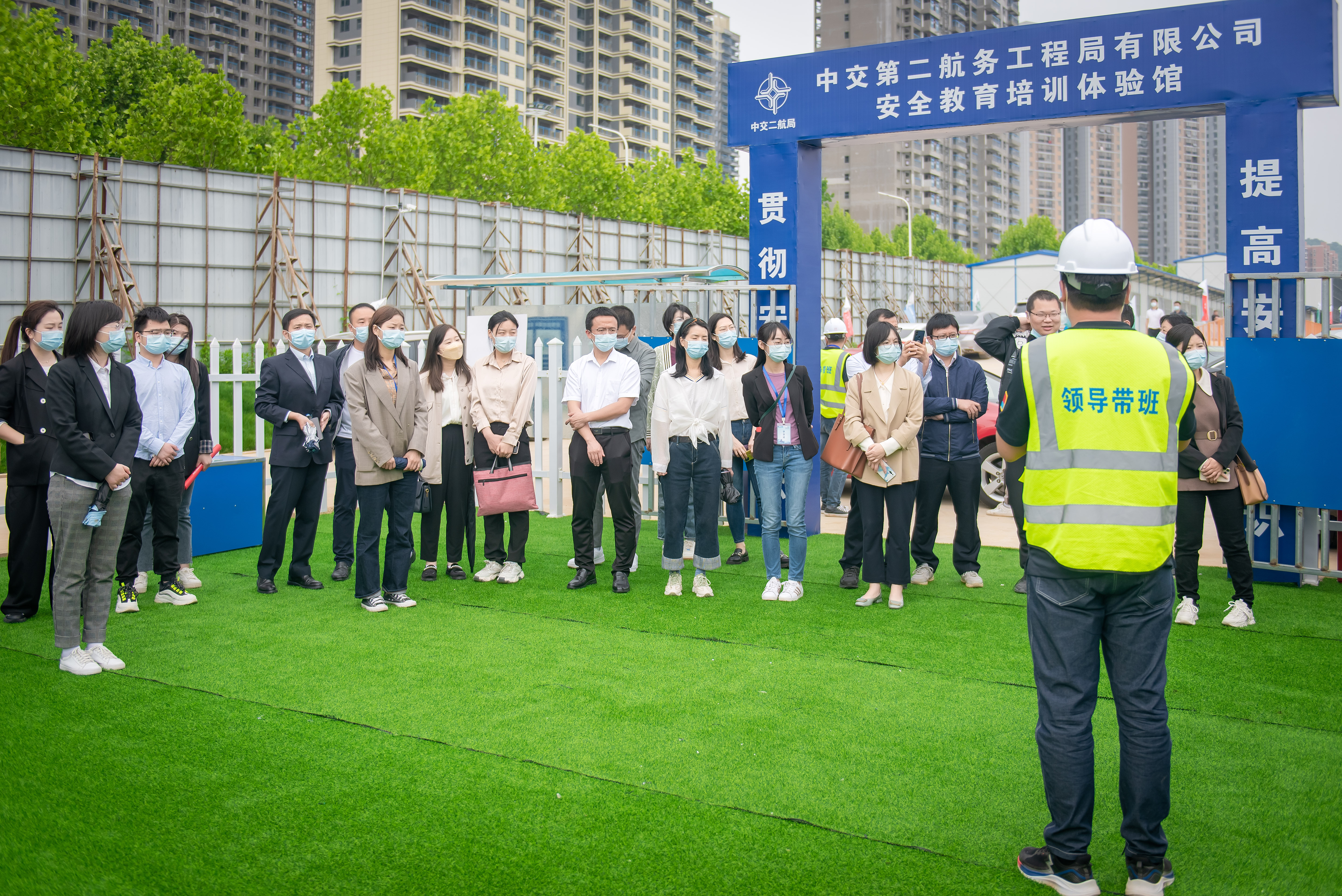 ÉúÎïÁ¢ÒìÔ°¶þÆÚ ÂÃÐÐ.jpg